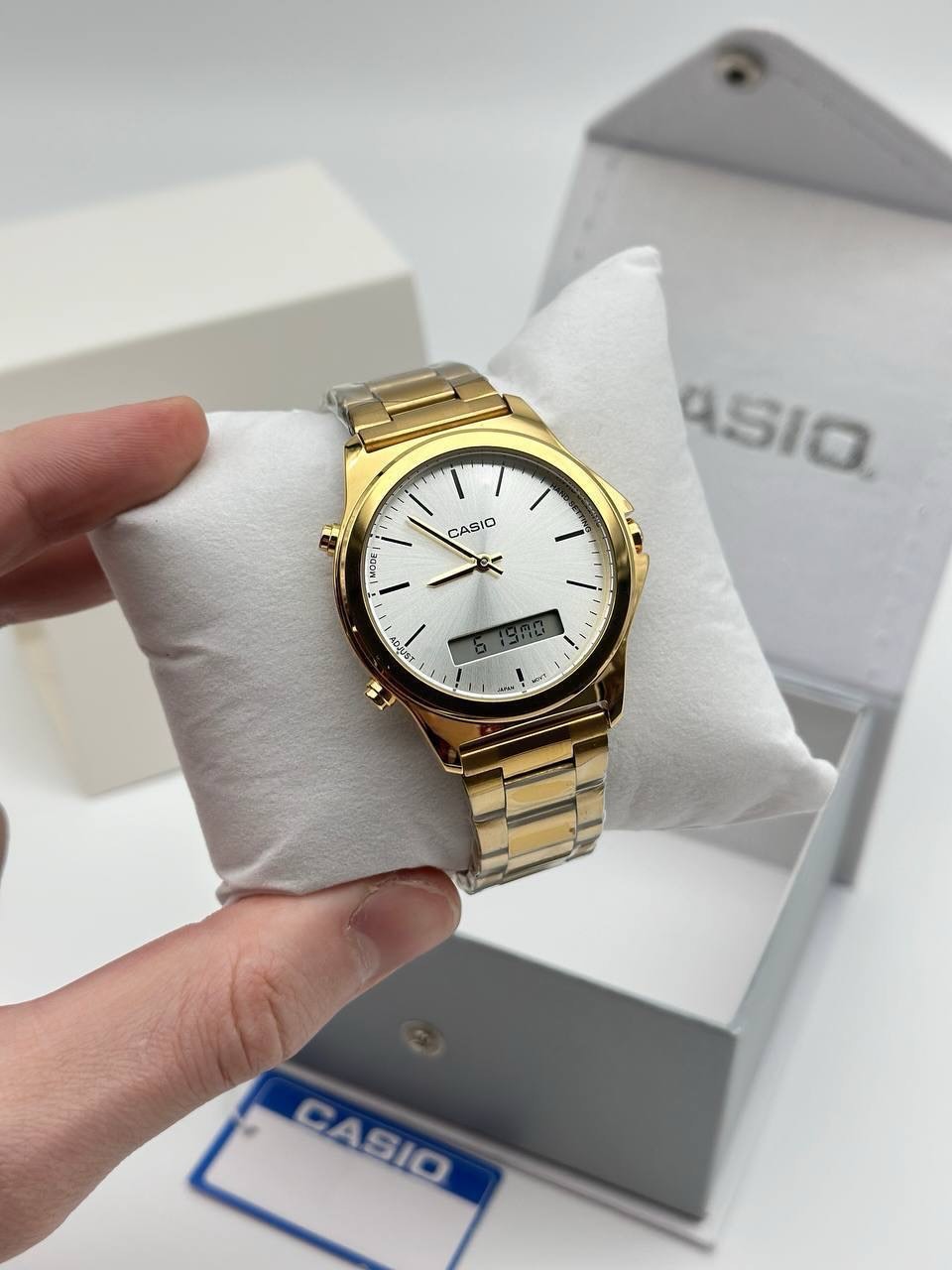 ساعةCasio Round Analog-Digital لون جولد مينا ابيض 