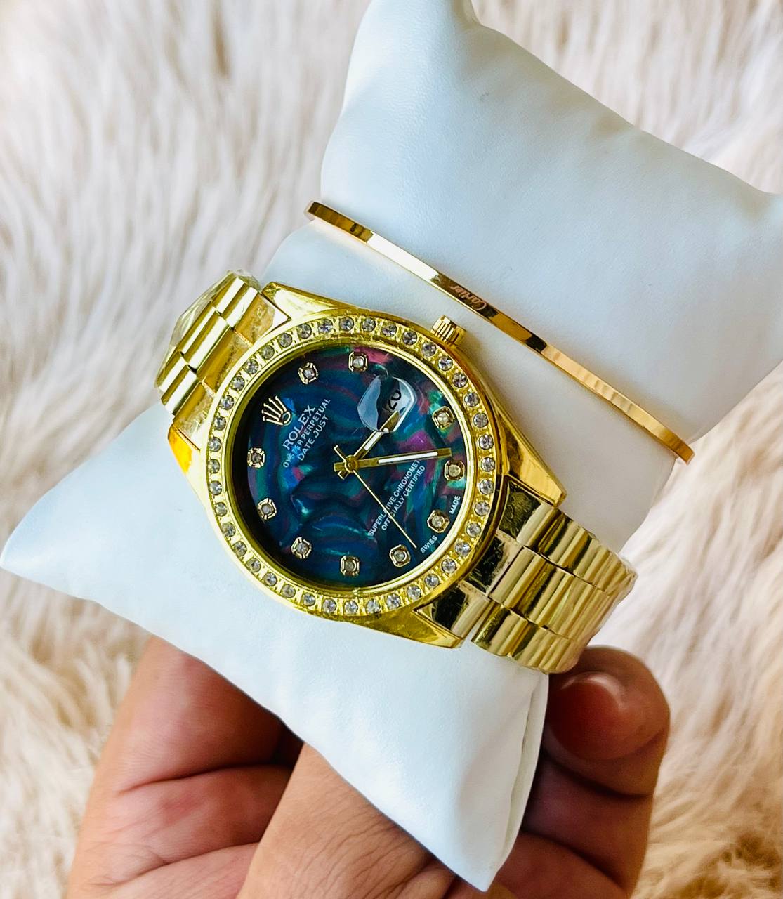 ساعة Rolex Women’s  – Color Dial with Date اوستيك مطعم وجولد ميناء الوان 