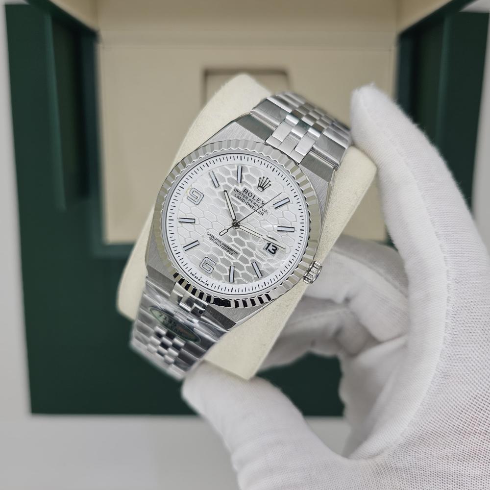 ساعة Rolex-Style Land Dollar Silver لون سيلفر مينا ابيض وسماوي _حركة سحاب ظهر شفاف