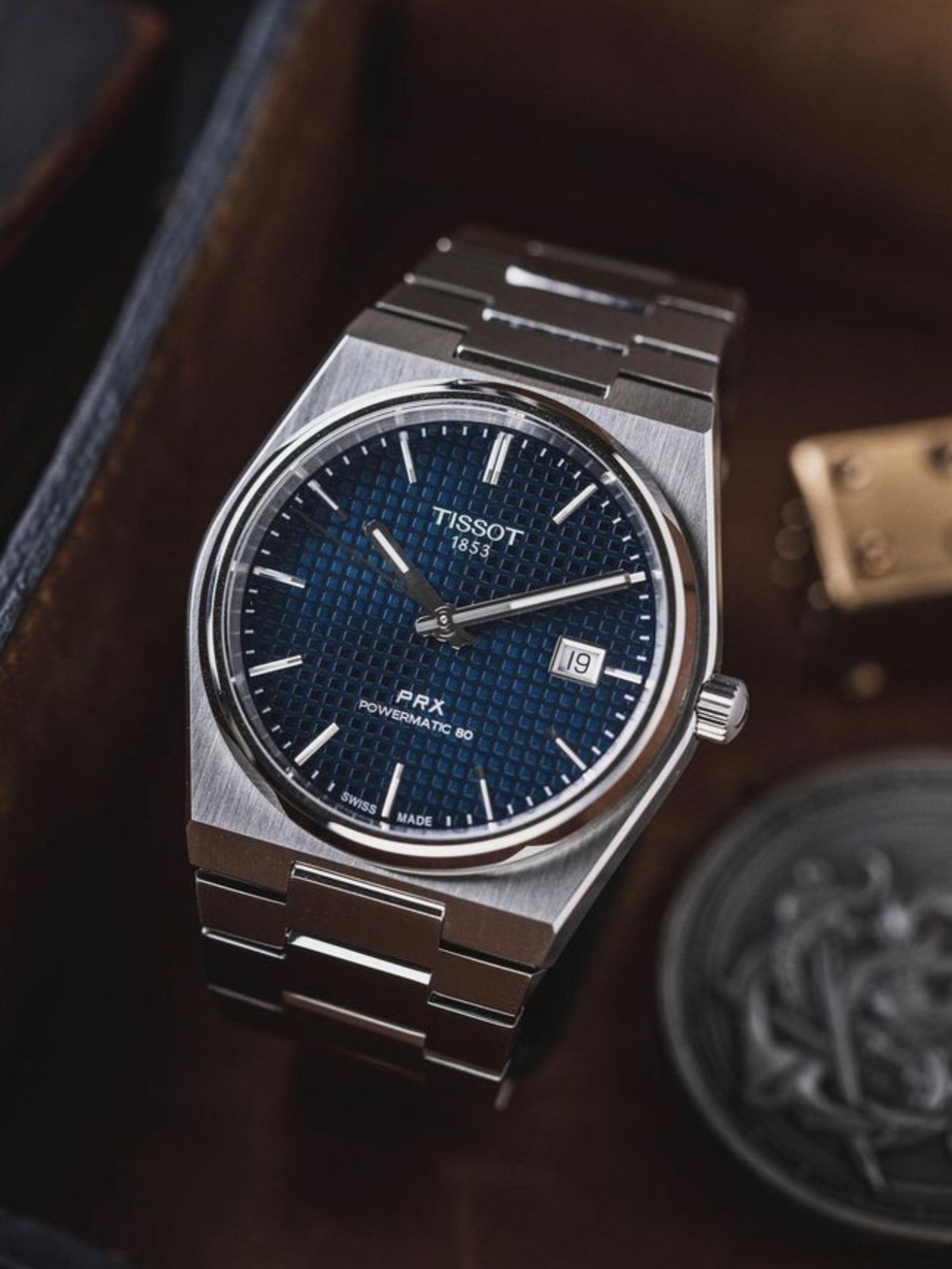 ساعة Tissot PRX Silver Watch – Blue Dial with Date لون سيلفر ميناء ازرق