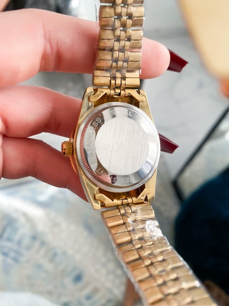 ساعة Rolex Lady Datejust Gold Watch – Black Dial with Date اطار فصوص ميناء فصوص