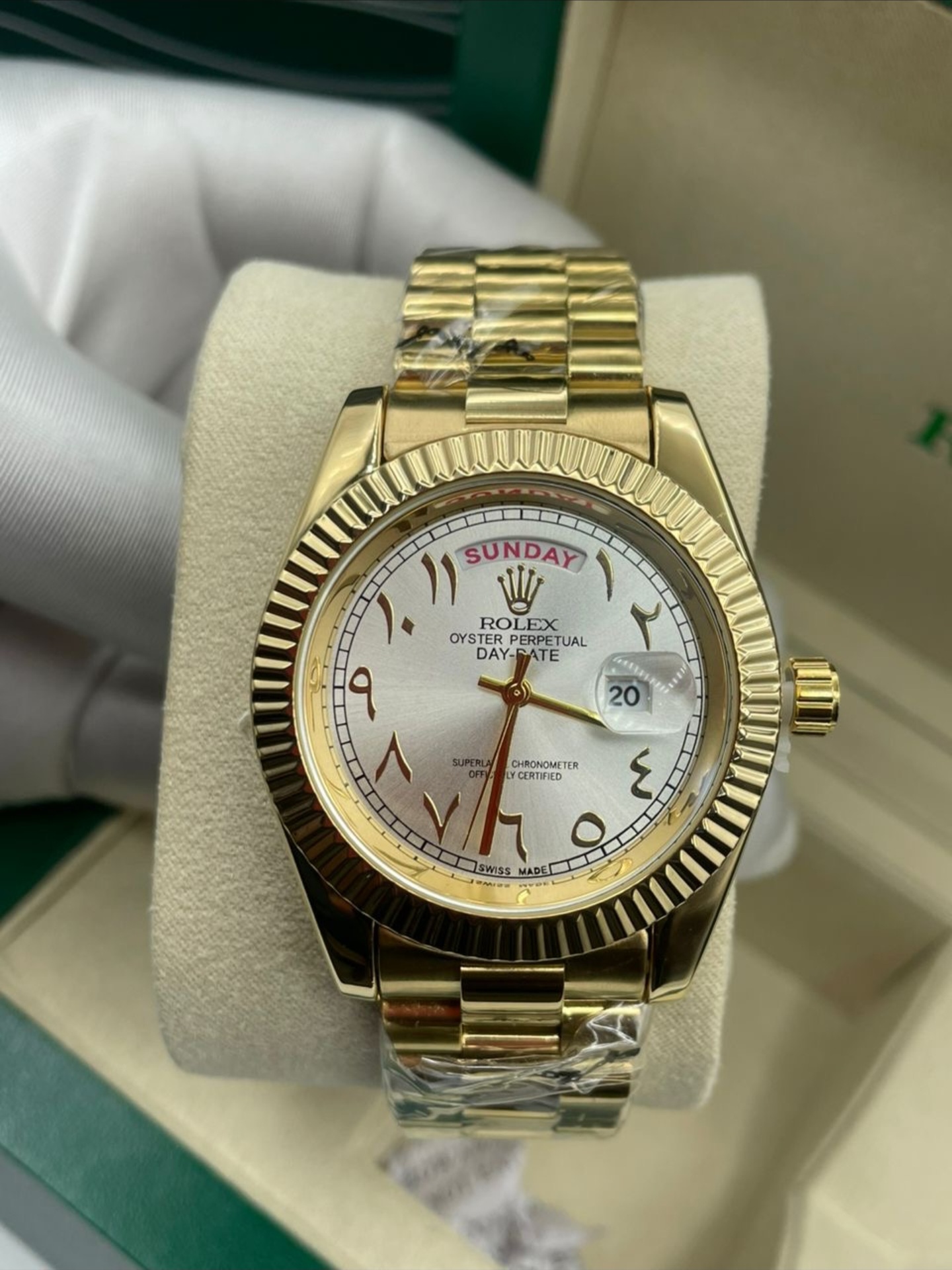 ساعة Rolex Day-Date Gold Watch – Arabic Numerals لون دهبي بالكامل 2 نتيجة ارقام عربي