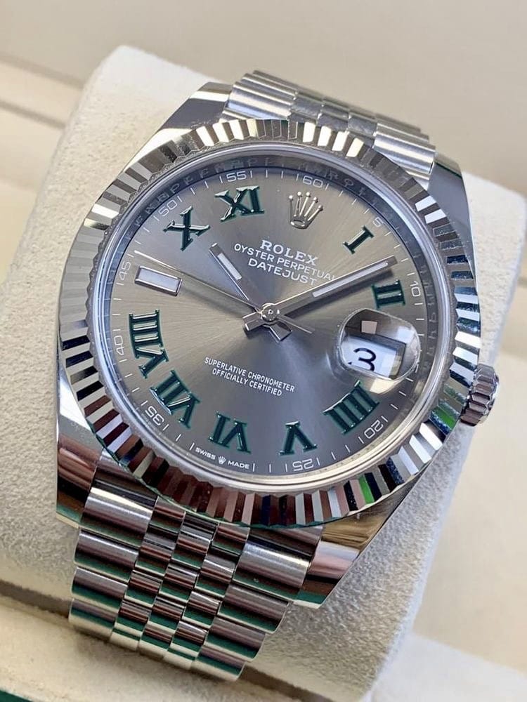 ساعة Rolex Datejust Watch – Roman Numerals & Transparent Case Back لون سيلفر وجراي