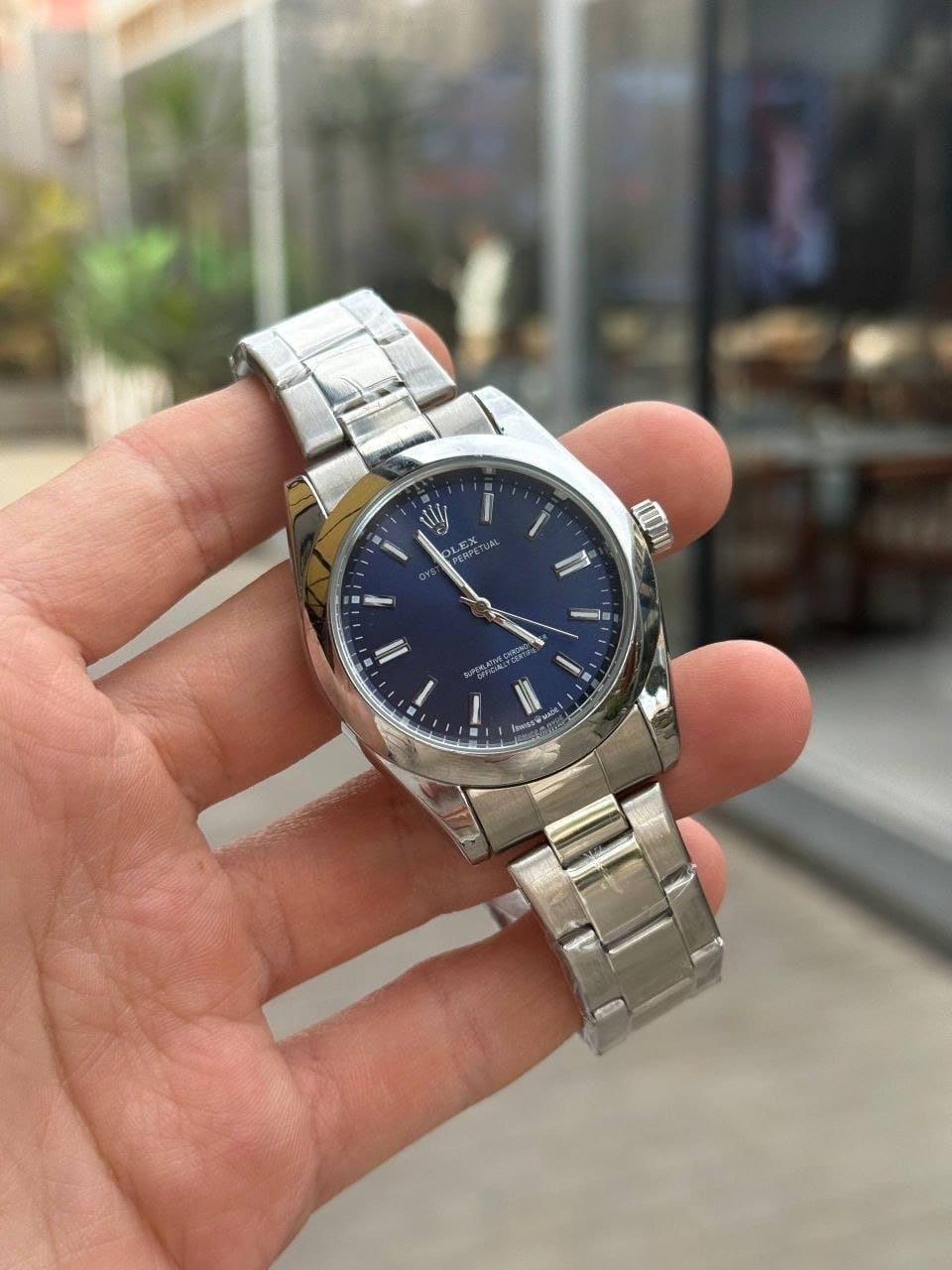 ساعة Rolex Classic لون ابيض واسود وازرق واخضر